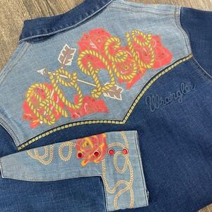 NWOT Wrangler Rodeo Quincy RARE Western Denim Shirt S Rose Embroidery Red Snap